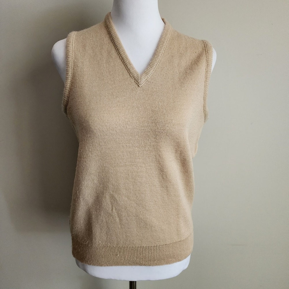 Vintage White Ram Sweater Vest Womens Medium 1970s Knit Cottagecore Canada‎ Made